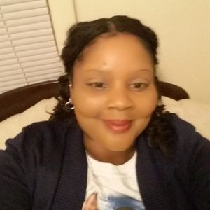 Meet your Posher, Monique